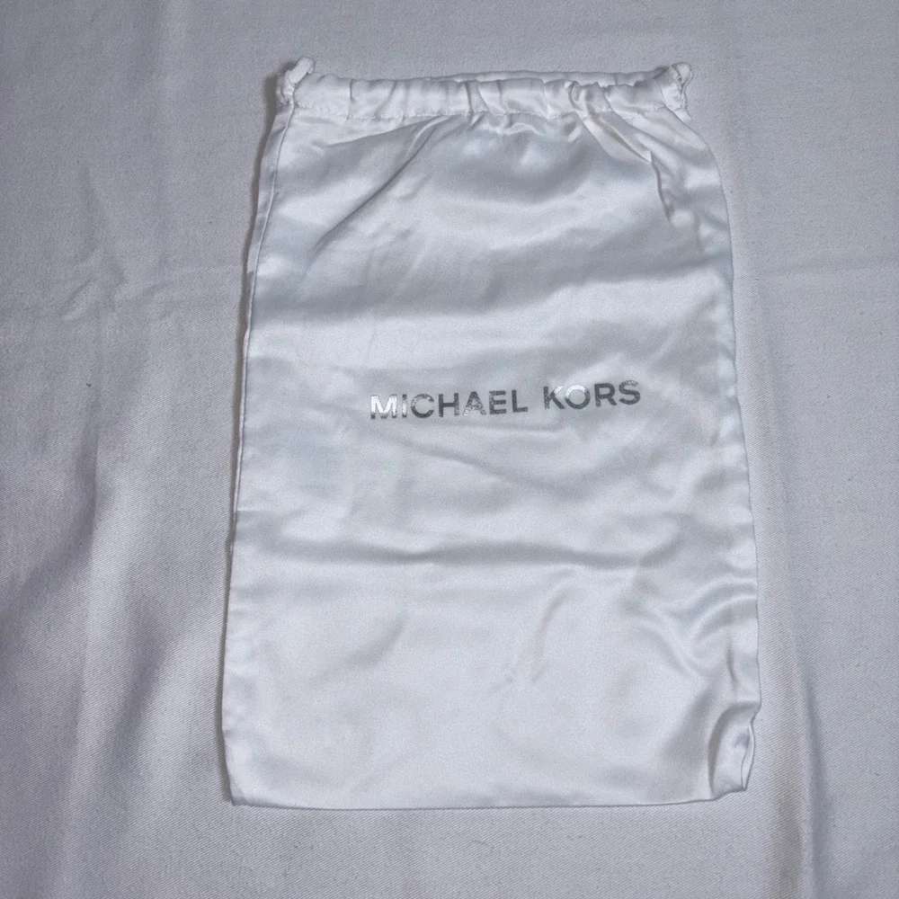 Michael Kors Dust Bag OS White Excellent Satin Drawstring Silver Logo Pouch